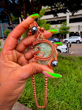 Load image into Gallery viewer, Steady Intuition Neck Peace (Prehnite)
