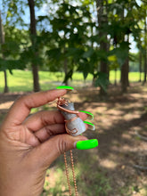 Load image into Gallery viewer, Agate Silhouette Necklace
